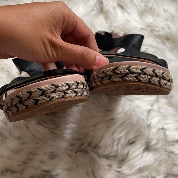 Women’s NEW sandals in EXCELLENT Condition! - Picture 7 of 7